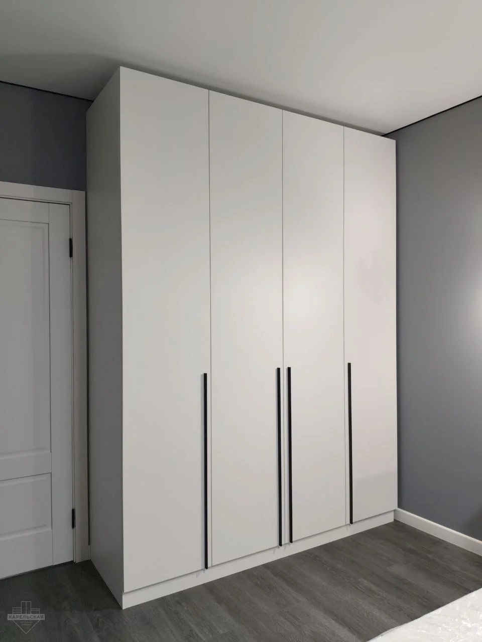 Распашной корпусный шкаф Egger «Белый снег» - фото 3