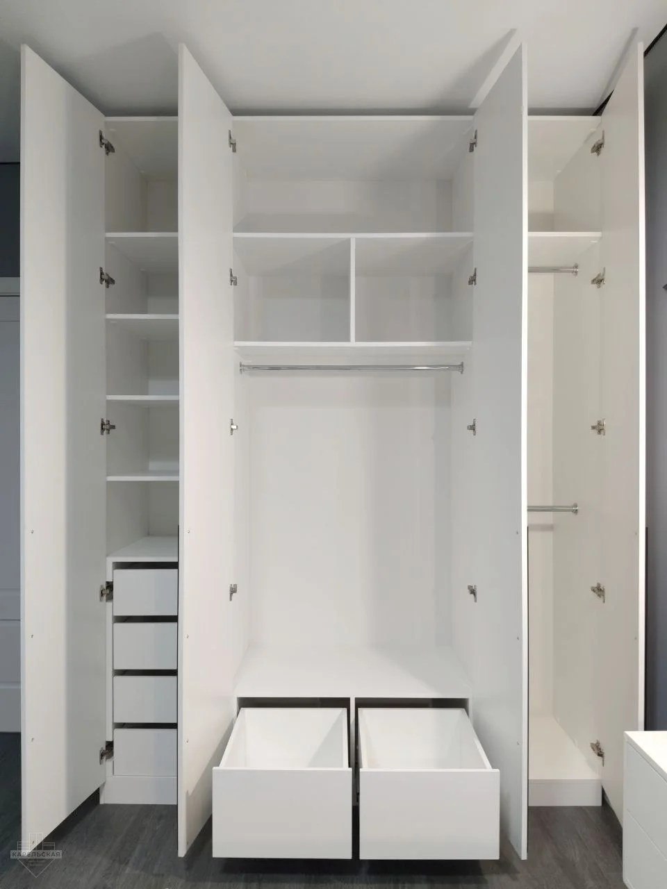 Распашной корпусный шкаф Egger «Белый снег» - фото 2